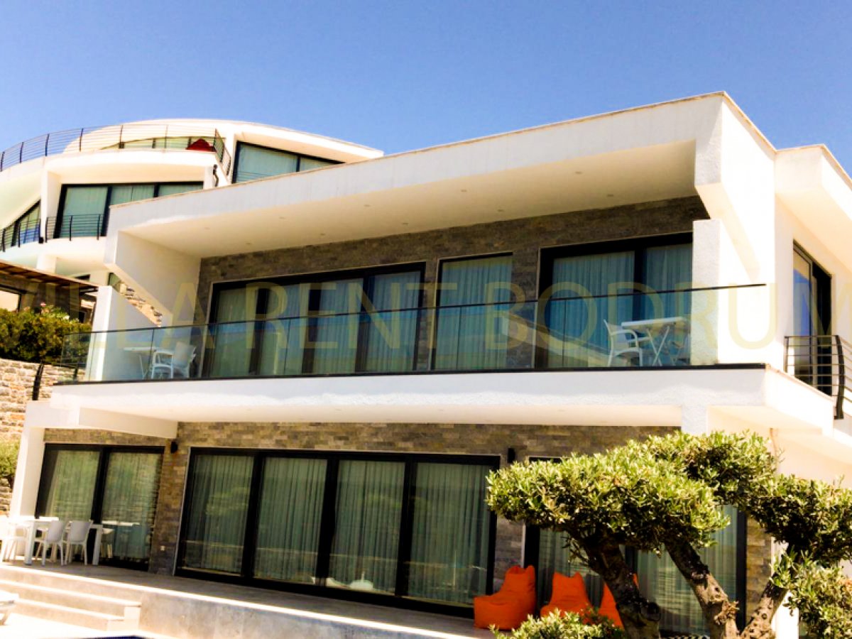 BODRUM YALIKAVAK'TA 5+2 DUBLEKS MÜSTAKİL HAVUZLU VİLLA