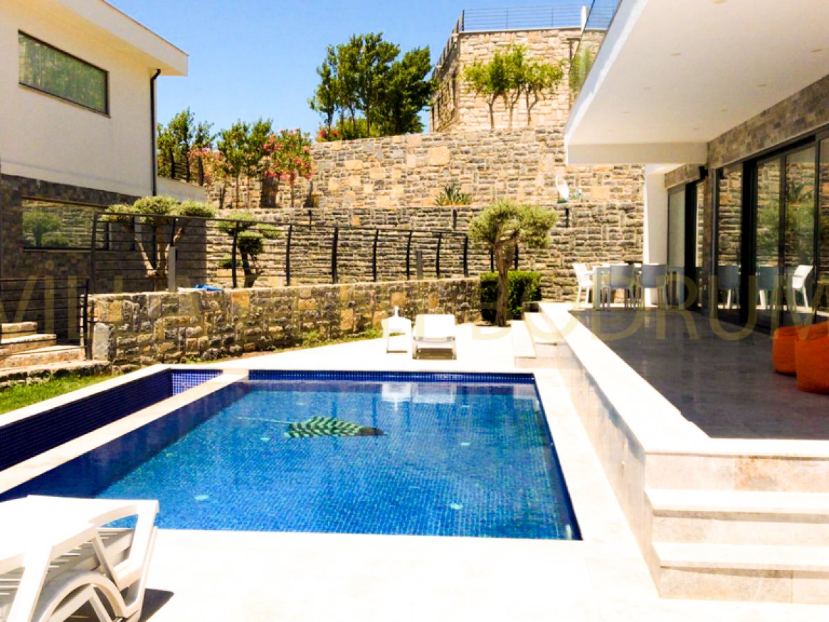 BODRUM YALIKAVAK'TA 5+2 DUBLEKS MÜSTAKİL HAVUZLU VİLLA
