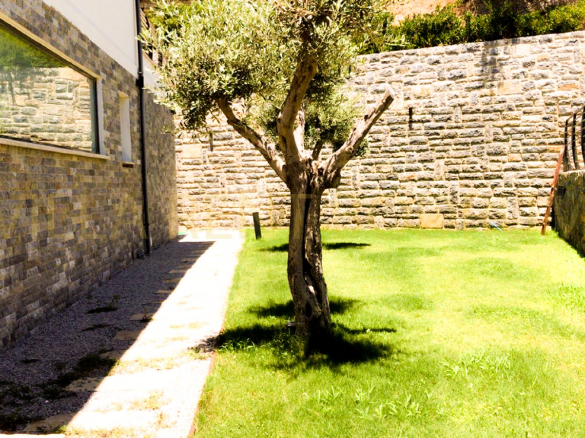 BODRUM YALIKAVAK'TA 5+2 DUBLEKS MÜSTAKİL HAVUZLU VİLLA