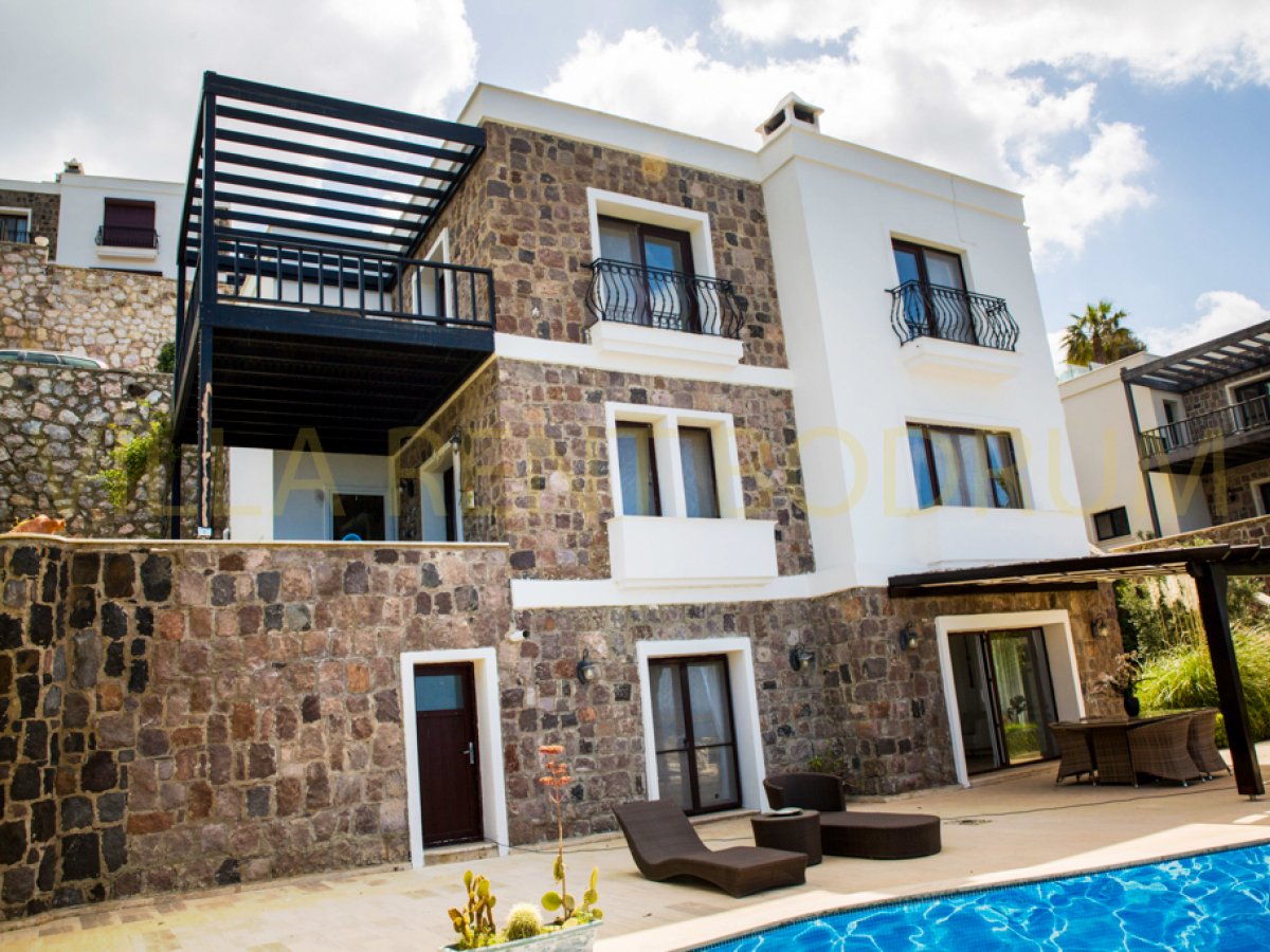 Bodrum Yalıkavak'ta Kiralık 4 Odalı Özel Havuzlu Yazlık Villa