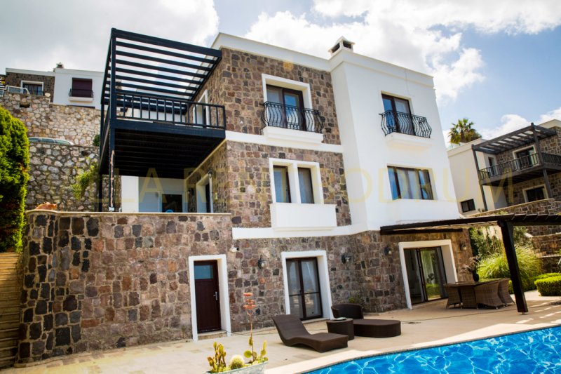 Bodrum Yalıkavak'ta Kiralık 4 Odalı Özel Havuzlu Yazlık Villa