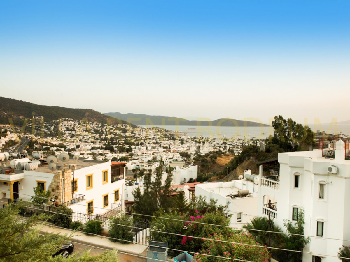 Bodrum Merkezde 3 Odalı Özel Havuzlu Müstakil Bahçeli Kiralık Yazlık Villa