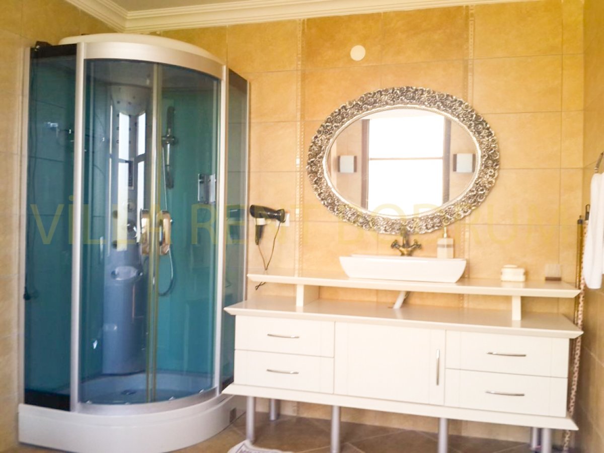 Bodrum Yalıkavak'ta 5+1 Doğa Ve Deniz Manzaralı Özel Havuzlu Kiralık Villa