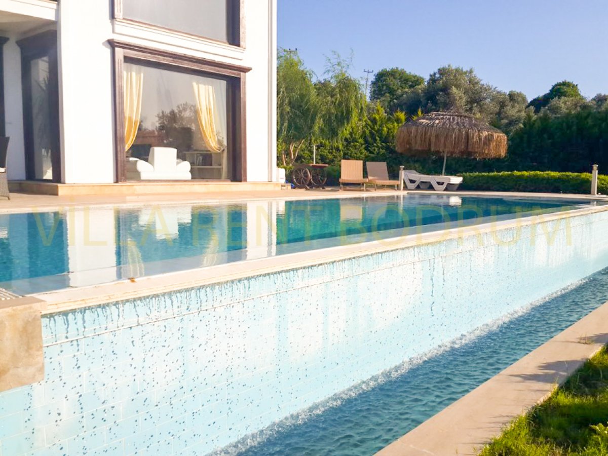 Bodrum Yalıkavak'ta 5+1 Doğa Ve Deniz Manzaralı Özel Havuzlu Kiralık Villa