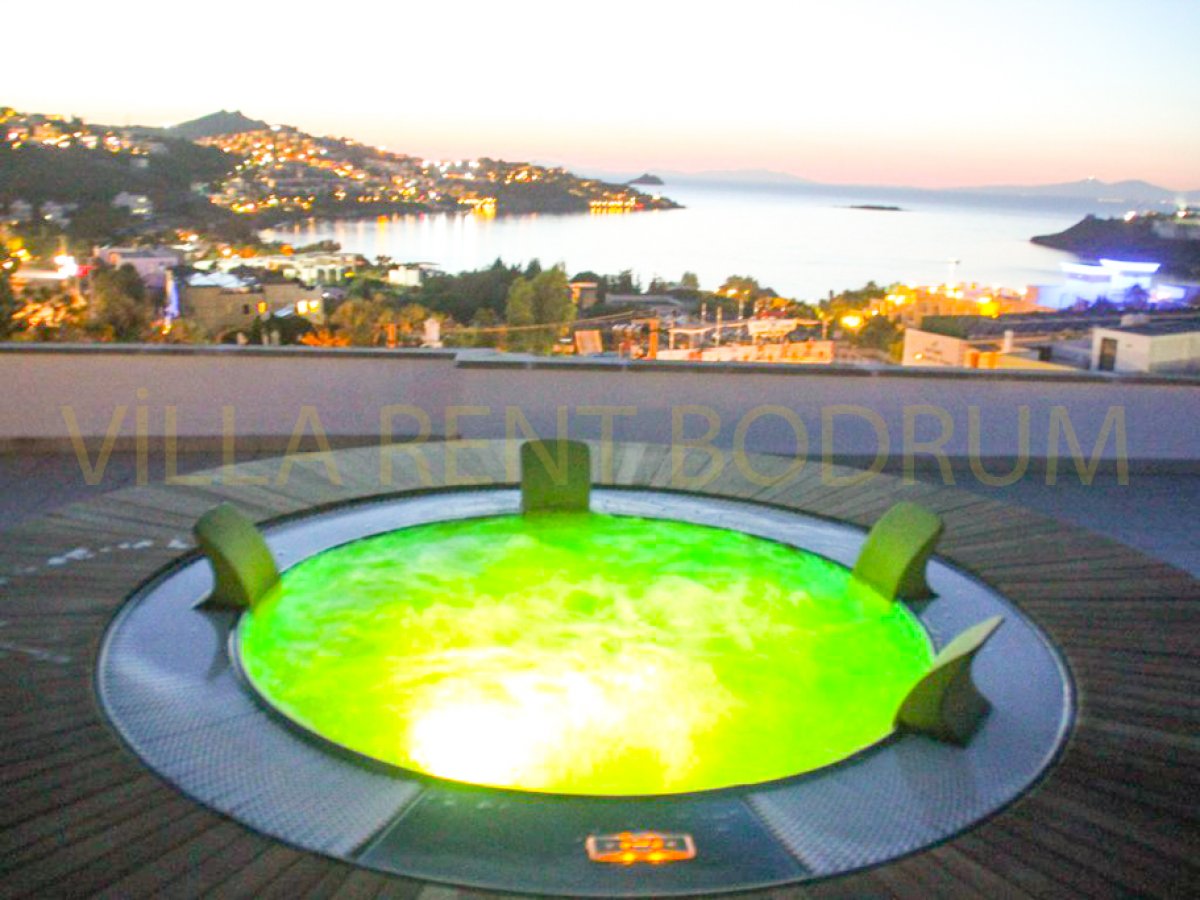 Bodrum Yalıkavak'ta 5+1 Doğa Ve Deniz Manzaralı Özel Havuzlu Kiralık Villa