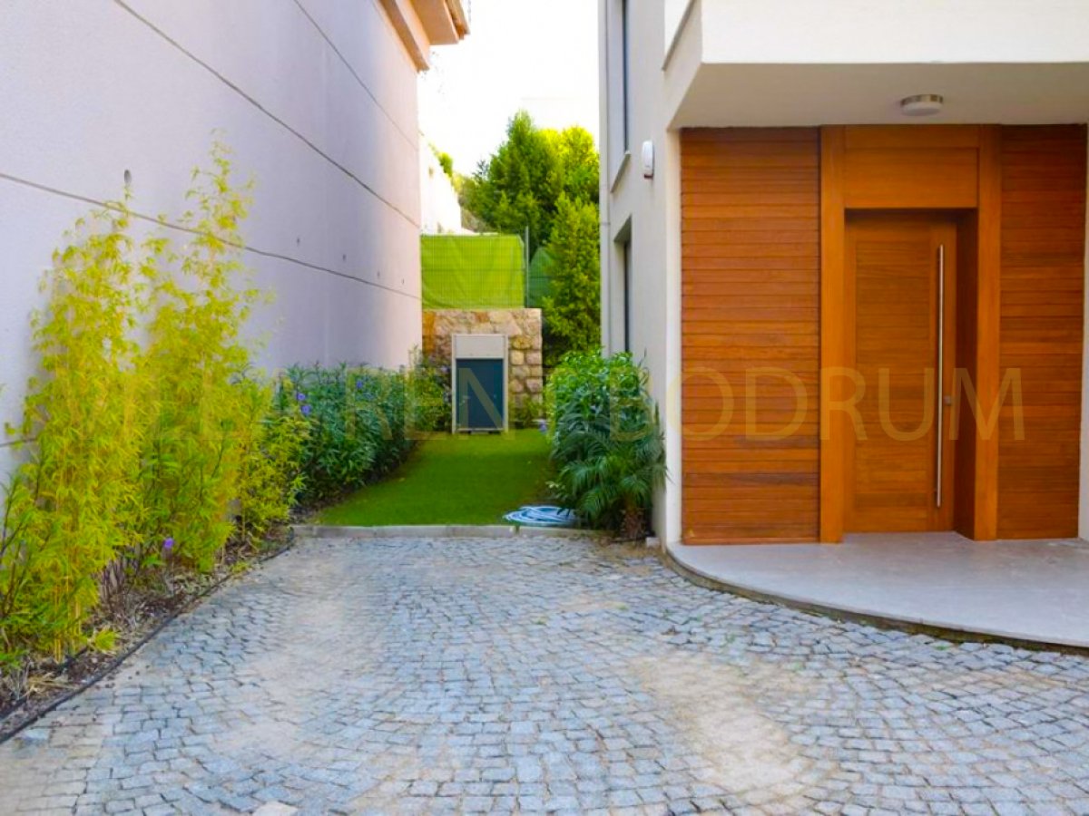 Bodrum Gündoğan'da 5+1 Kiralık Lüks Villa