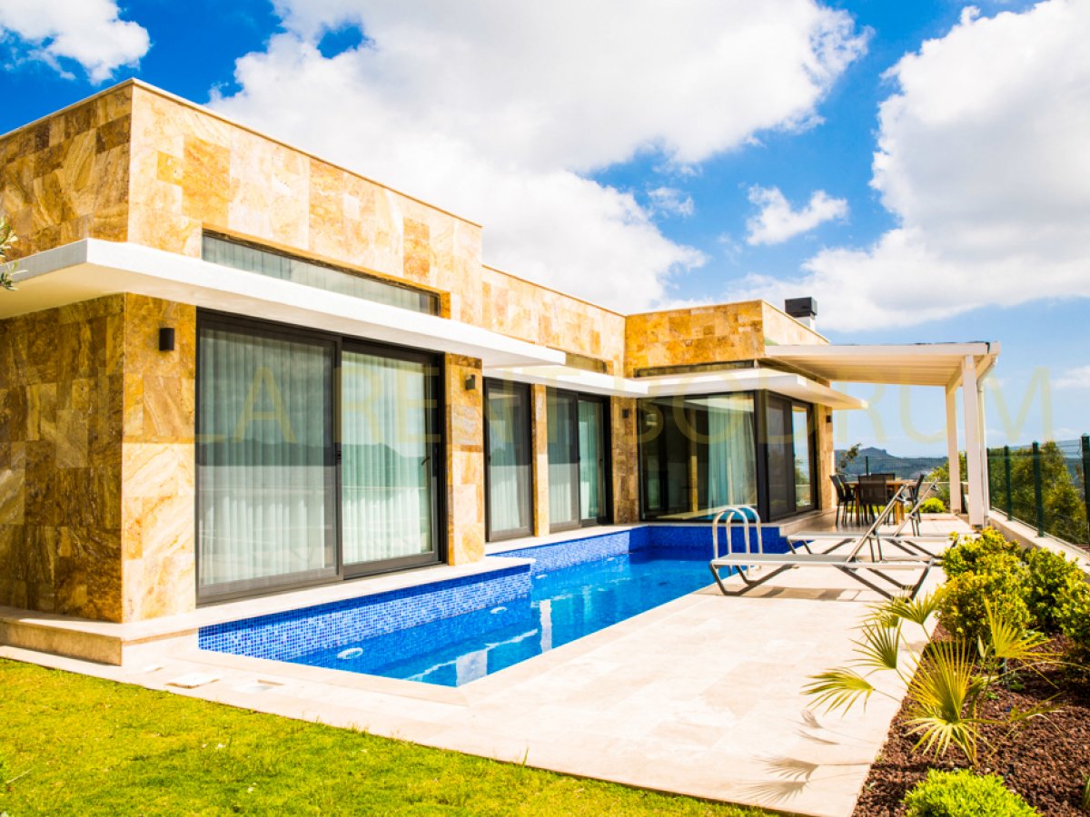 Bodrum Yakaköy'de Kiralık 4 Odalı Özel Havuzlu Villa