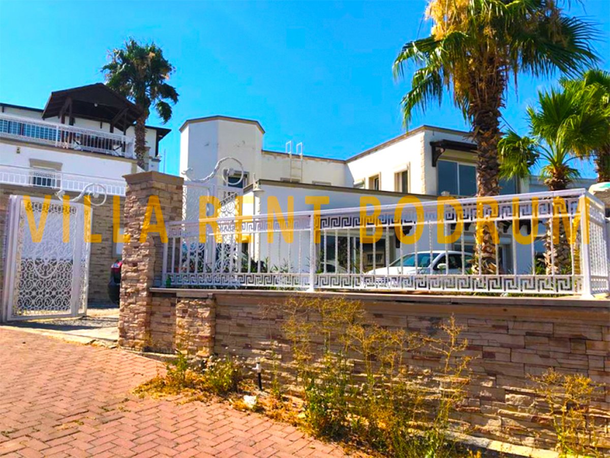 Bodrum Center 4+1 Villa with Private Pool
