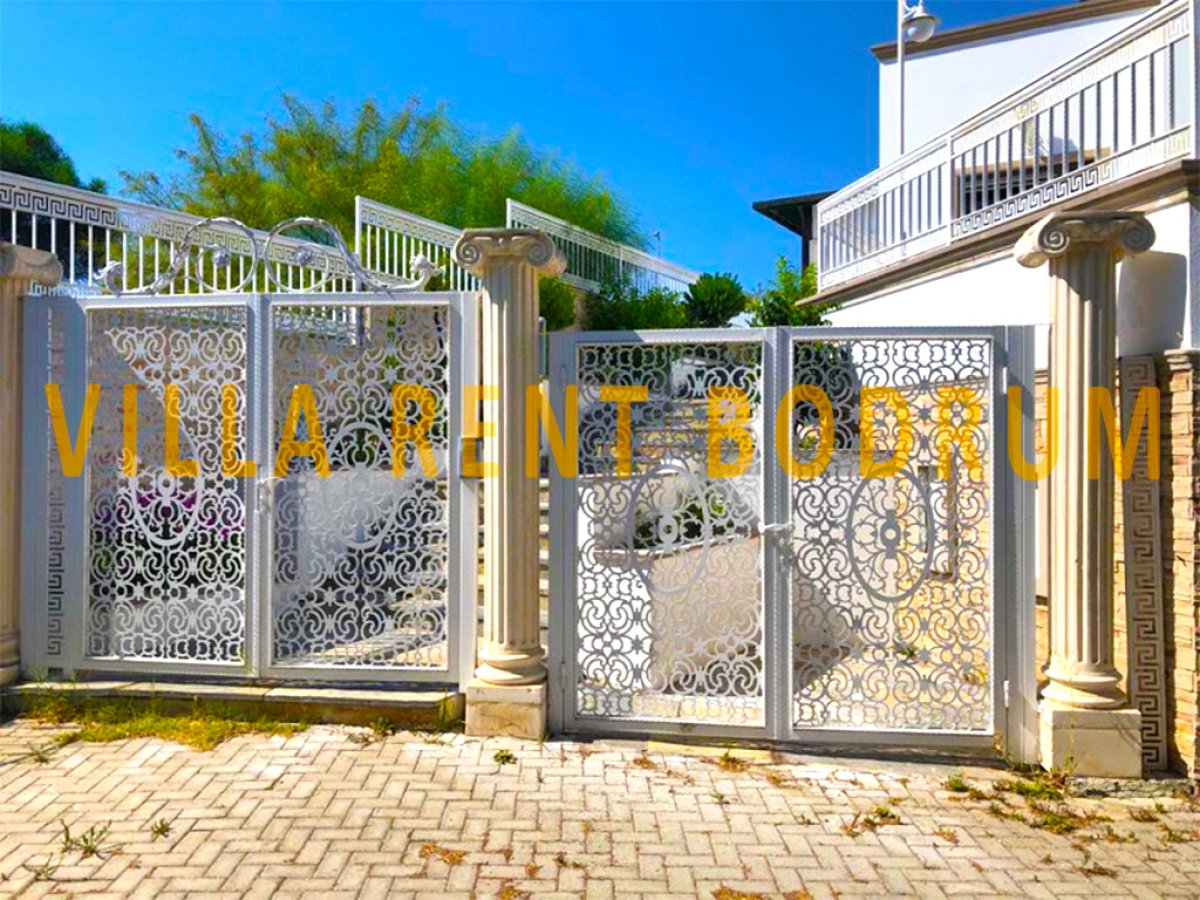 Bodrum Center 4+1 Villa with Private Pool