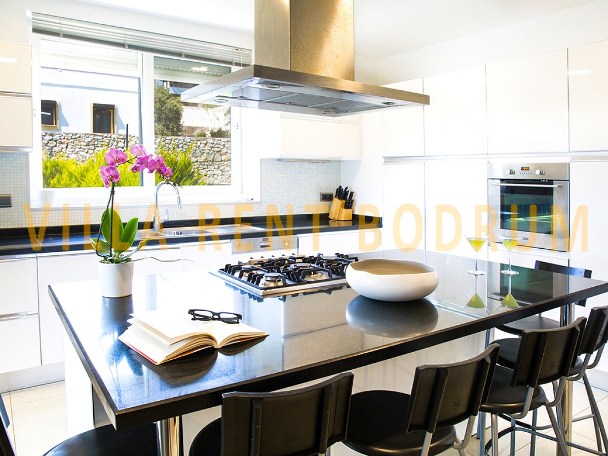 Bodrum Merkezde 5 Odalı Özel Havuzlu Villa