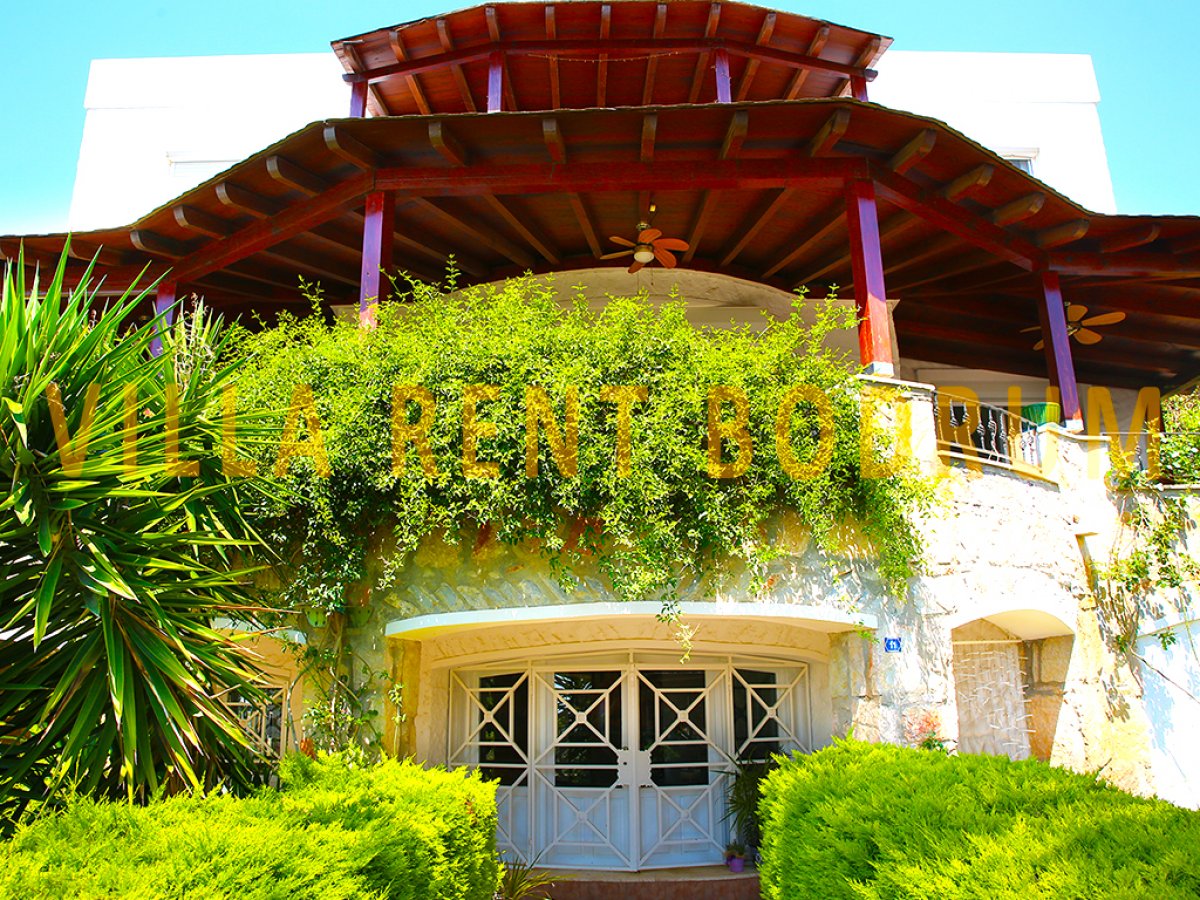 Bodrum Merkezde 5 Odalı Özel Havuzlu Villa
