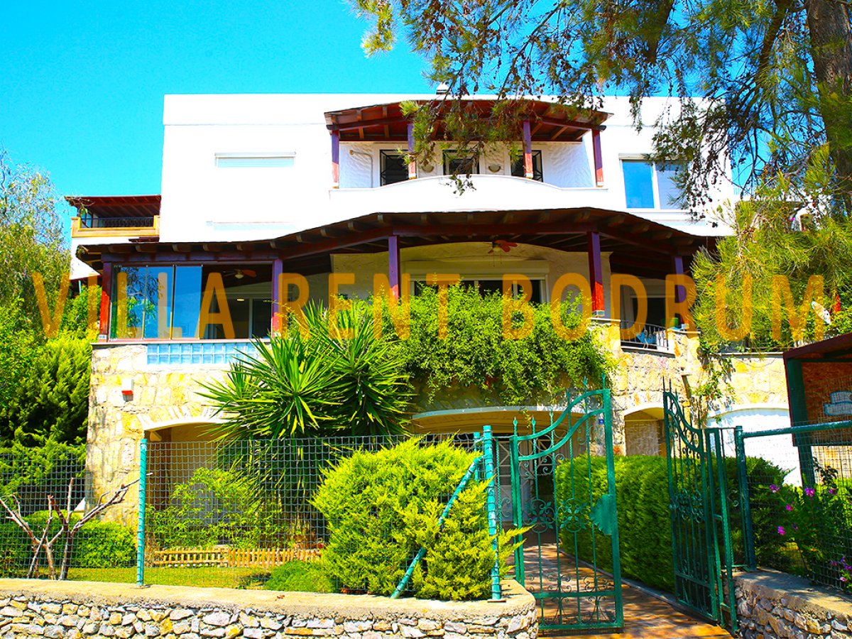 Bodrum Merkezde 5 Odalı Özel Havuzlu Villa