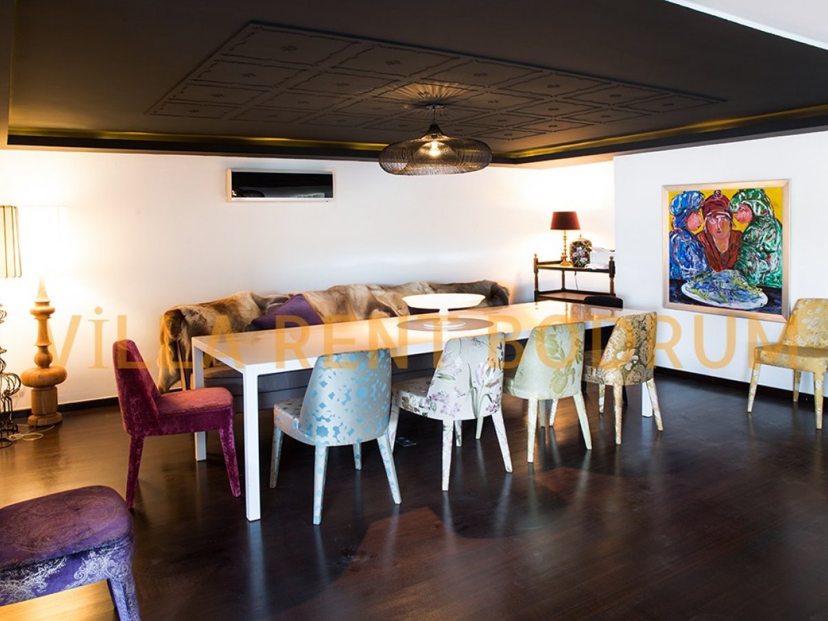 Bodrum Bardakçı'da 6 Odalı Deniz Manzaralı Villa