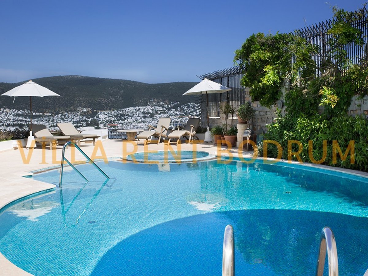 Bodrum Bardakçı'da 6 Odalı Deniz Manzaralı Villa