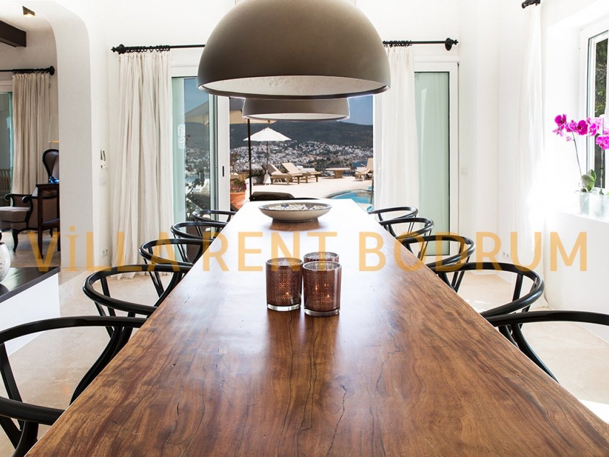 Bodrum Bardakçı'da 6 Odalı Deniz Manzaralı Villa