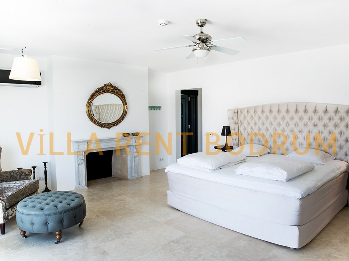 Bodrum Bardakçı'da 6 Odalı Deniz Manzaralı Villa
