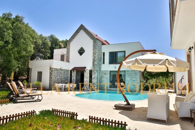 Bodrum Bitez'de 6 Odalı Özel Havuzlu Yazlık Villa