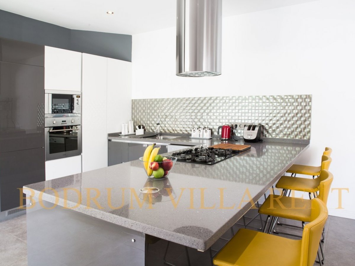 Bodrumda 3 Odalı Özel Havuzlu Dubleks Kiralık Müstakil Villa