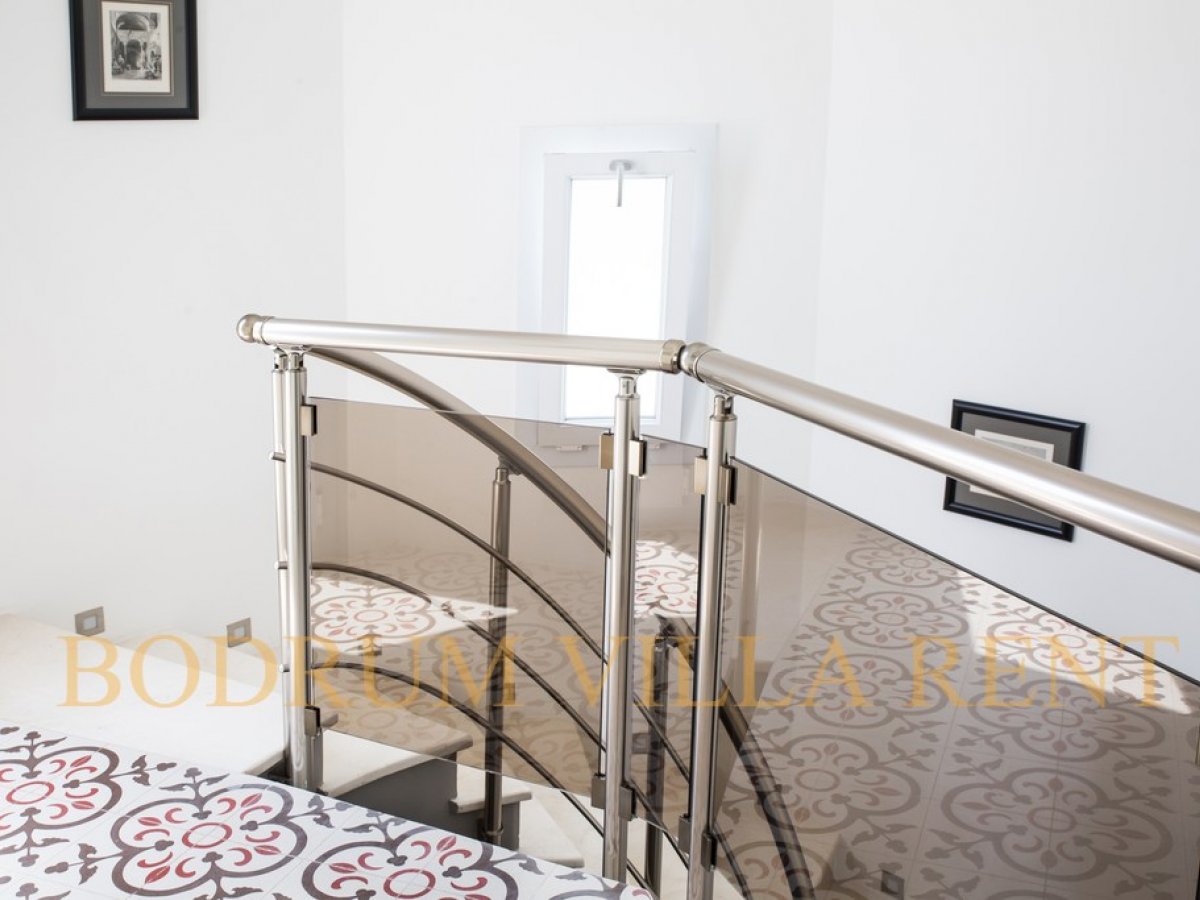 Bodrumda 3 Odalı Özel Havuzlu Dubleks Kiralık Müstakil Villa